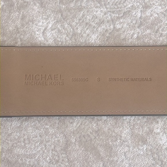 Brand New Michael Kors Wide Strap Black Logo Stretch Belt w/ Gold Tone Buckle - Picture 11 of 16